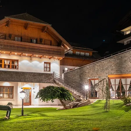 Bostele With Five Bedrooms, Indoor Pool, Two Saunas & Garage Бад Кляйнкирххайм