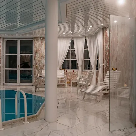 Bostele With Five Bedrooms, Indoor Pool, Two Saunas & Garage Бад Кляйнкирххайм