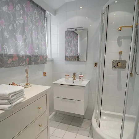 Bostele With Five Bedrooms, Indoor Pool, Two Saunas & Garage Вилла