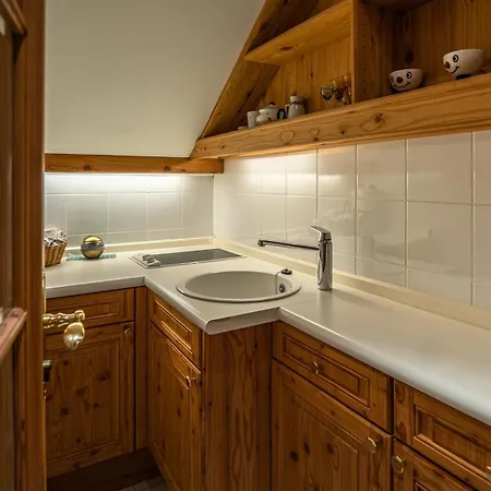 Bostele With Five Bedrooms, Indoor Pool, Two Saunas & Garage Вилла Бад Кляйнкирххайм