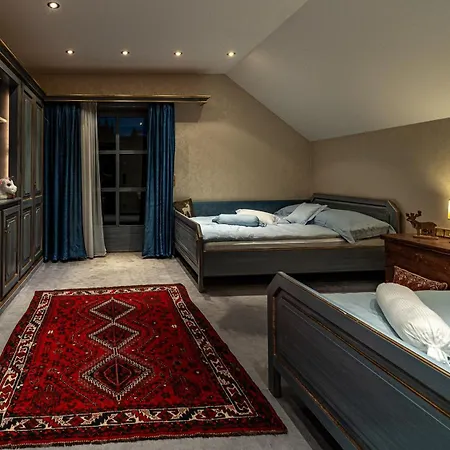 Bostele With Five Bedrooms, Indoor Pool, Two Saunas & Garage ヴィラ