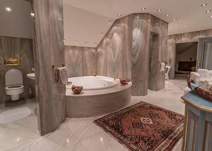 Willa Bostele With Five Bedrooms, Indoor Pool, Two Saunas & Garage *