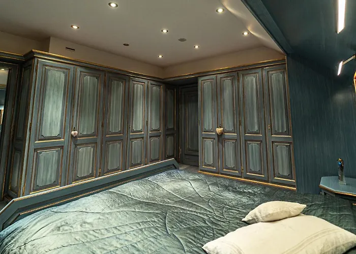 Willa Bostele With Five Bedrooms, Indoor Pool, Two Saunas & Garage *